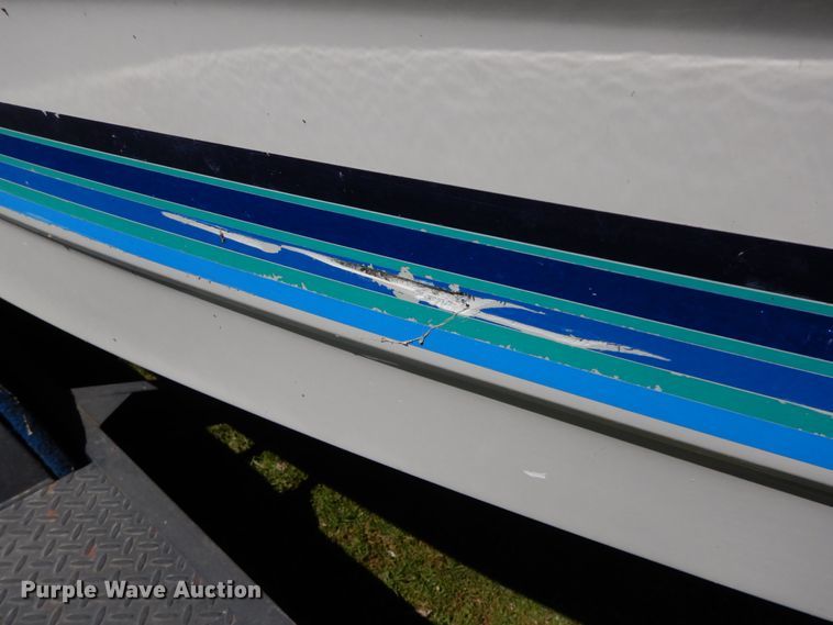 image for item IX9460 1988 Bayliner 2155 Sunbridge  boat