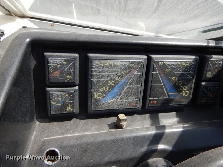 image for item IX9460 1988 Bayliner 2155 Sunbridge  boat