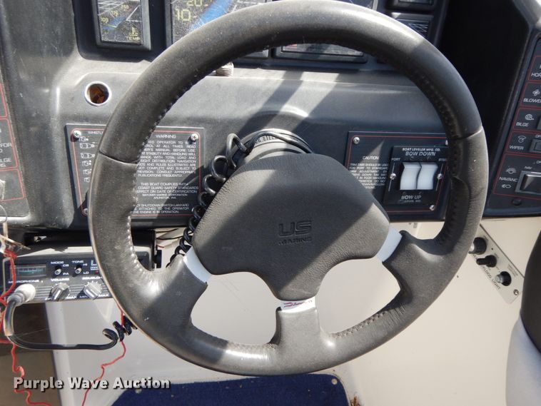 image for item IX9460 1988 Bayliner 2155 Sunbridge  boat