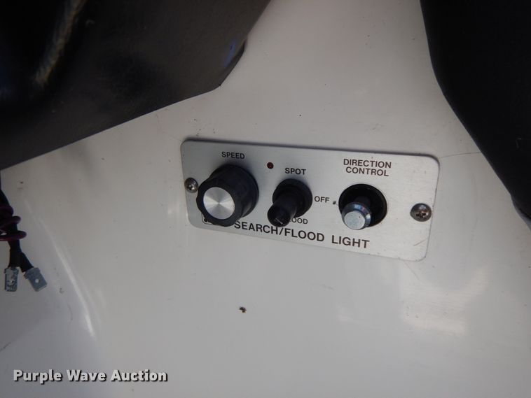 image for item IX9460 1988 Bayliner 2155 Sunbridge  boat