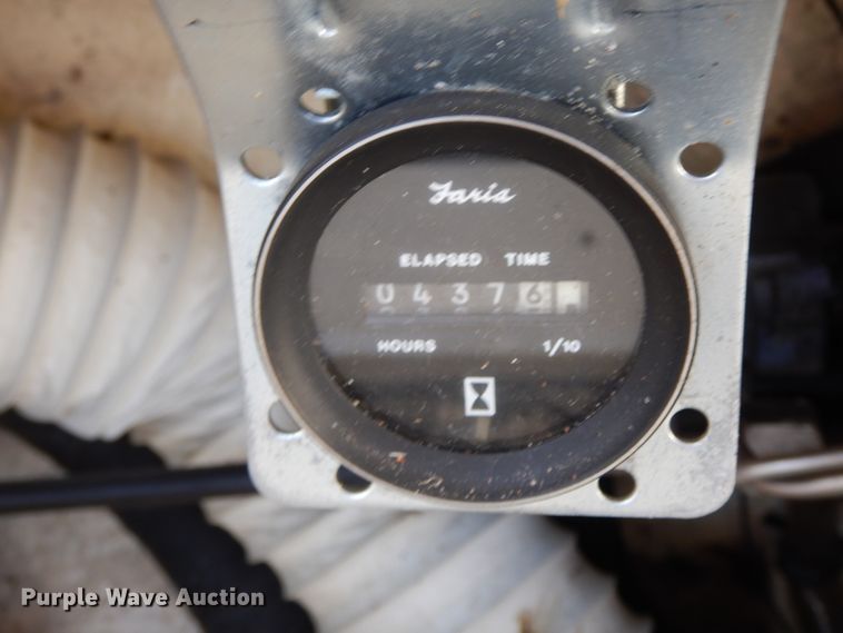 image for item IX9460 1988 Bayliner 2155 Sunbridge  boat