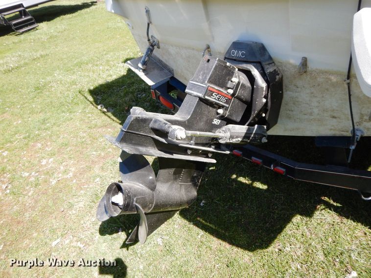 image for item IX9460 1988 Bayliner 2155 Sunbridge  boat