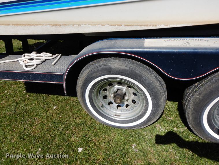 image for item IX9460 1988 Bayliner 2155 Sunbridge  boat