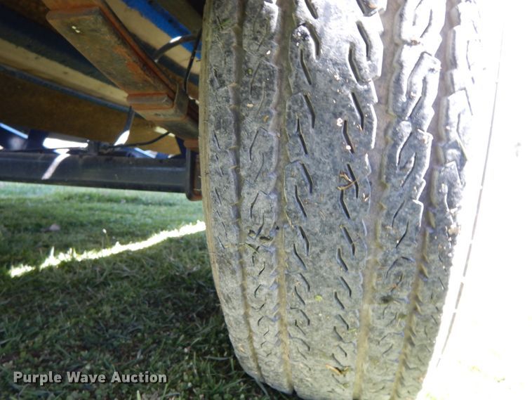 image for item IX9460 1988 Bayliner 2155 Sunbridge  boat