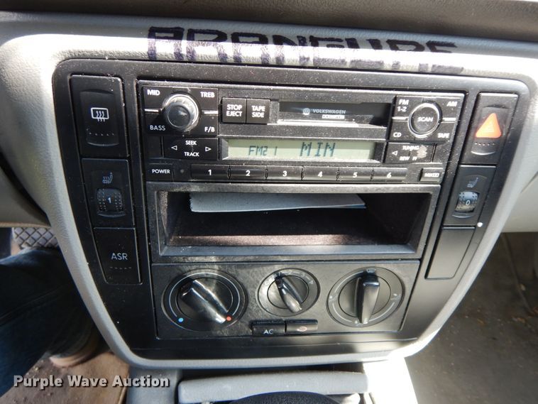 image for item IX9462 2001 Volkswagen Passat