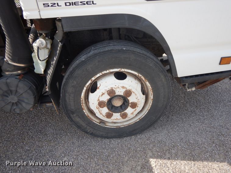 image for item IX9494 2006 Isuzu NQR  flatbed truck