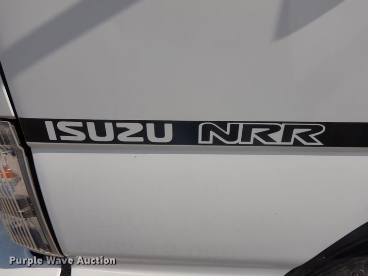 image for item IX9494 2006 Isuzu NQR  flatbed truck