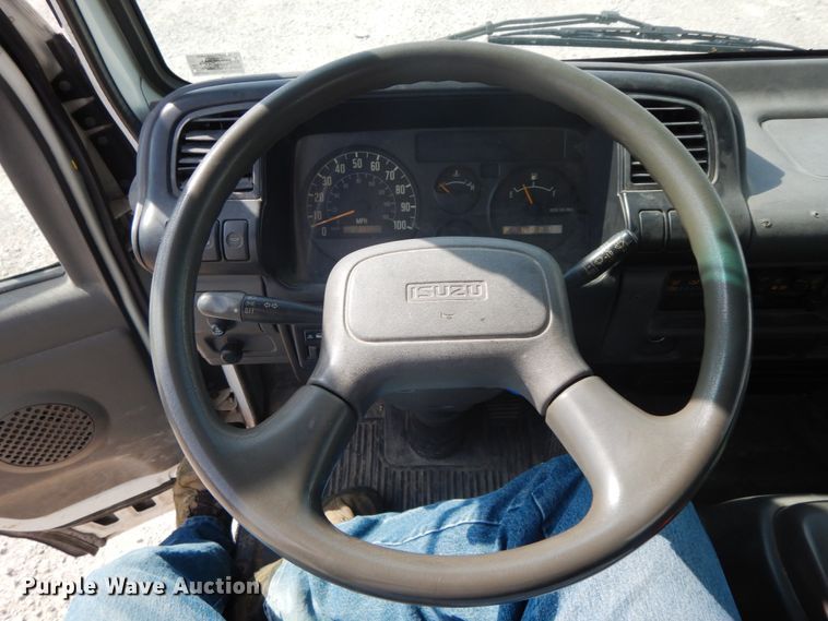 image for item IX9495 2001 Isuzu NPR  box truck