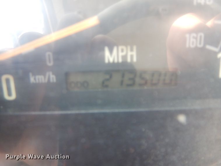 image for item IX9495 2001 Isuzu NPR  box truck