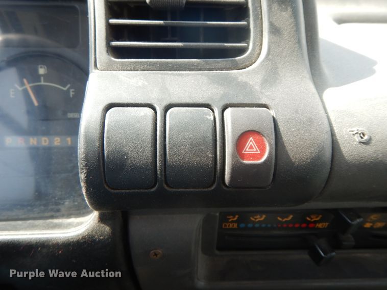 image for item IX9495 2001 Isuzu NPR  box truck