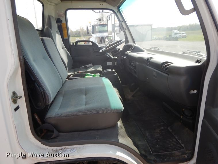 image for item IX9495 2001 Isuzu NPR  box truck