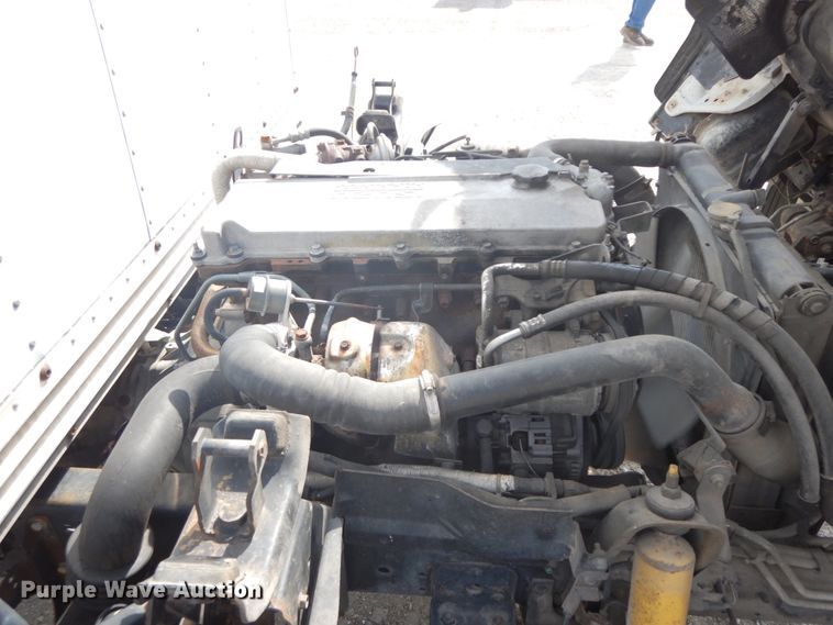 image for item IX9495 2001 Isuzu NPR  box truck