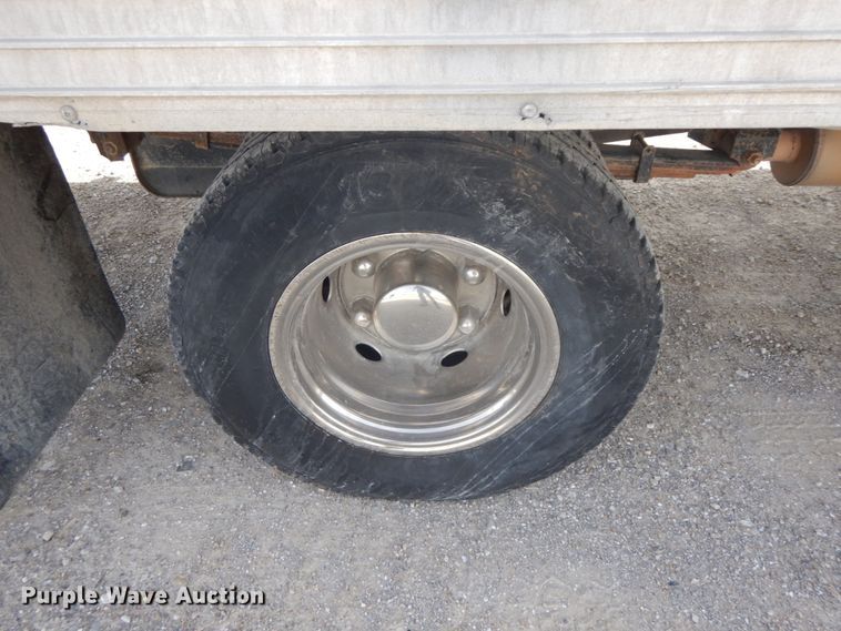 image for item IX9495 2001 Isuzu NPR  box truck