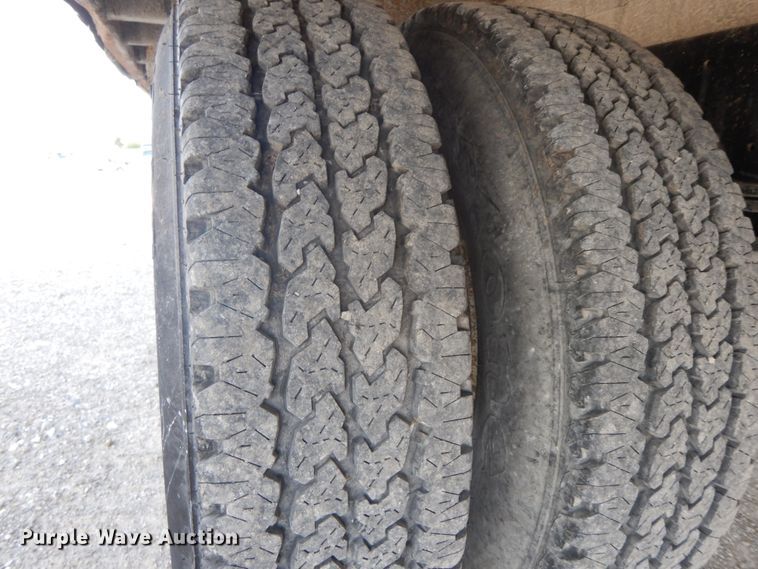 image for item IX9495 2001 Isuzu NPR  box truck