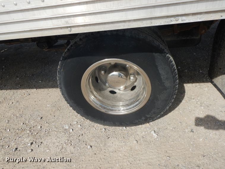 image for item IX9495 2001 Isuzu NPR  box truck