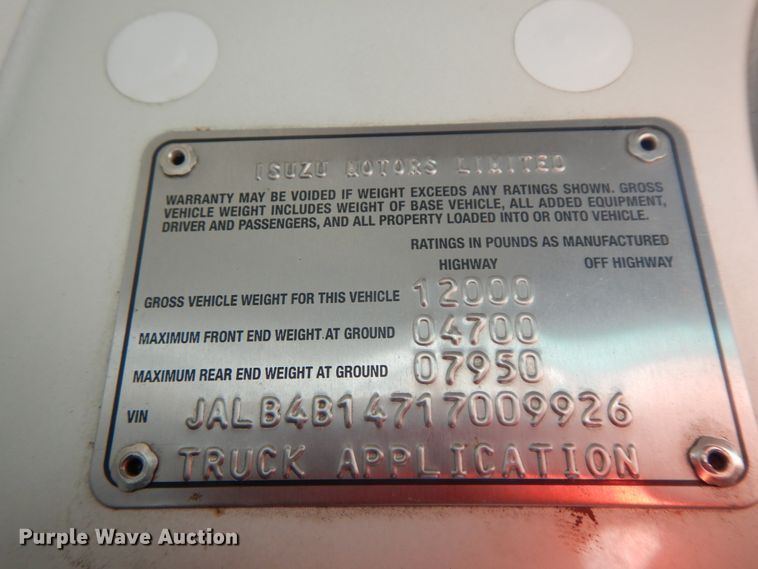 image for item IX9495 2001 Isuzu NPR  box truck