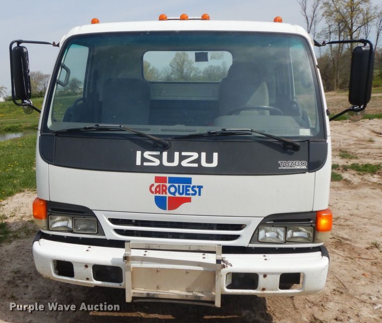 image for item IX9496 2005 Isuzu NQR  truck cab and chassis
