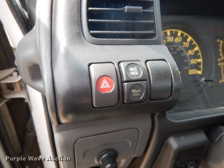 image for item IX9496 2005 Isuzu NQR  truck cab and chassis