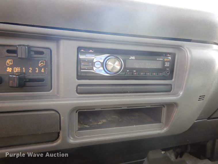 image for item IX9496 2005 Isuzu NQR  truck cab and chassis