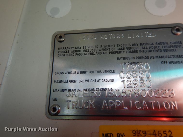 image for item IX9496 2005 Isuzu NQR  truck cab and chassis