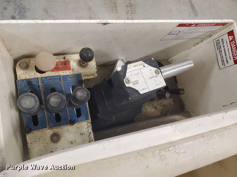 image for item IX9768 2013 Dodge Ram 5500HD  bucket truck