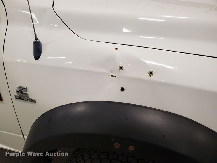 image for item IX9769 2012 Dodge Ram 5500HD  truck cab and chassis