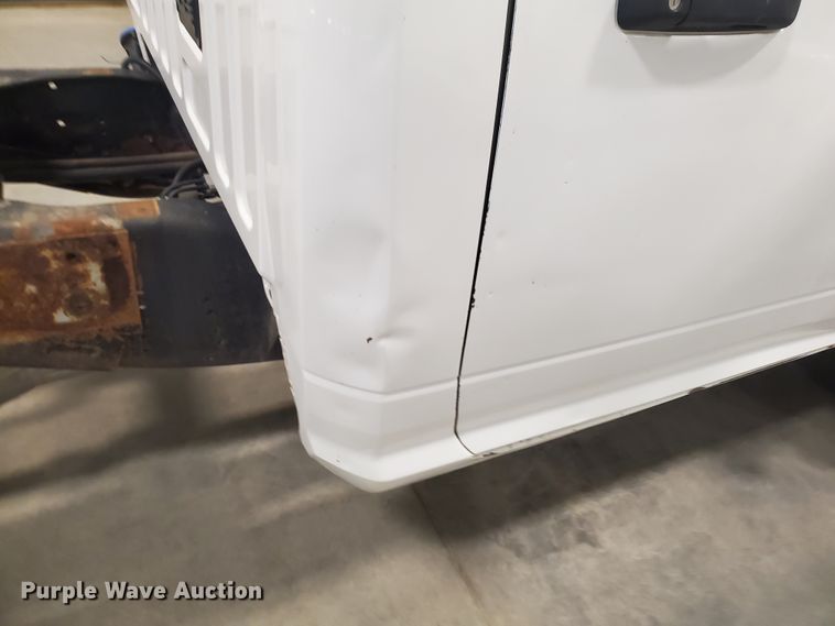 image for item IX9769 2012 Dodge Ram 5500HD  truck cab and chassis