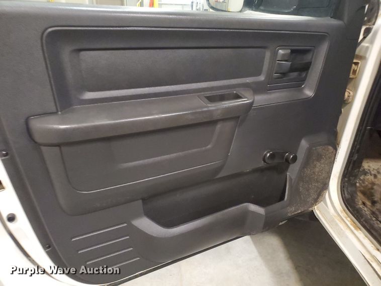 image for item IX9769 2012 Dodge Ram 5500HD  truck cab and chassis