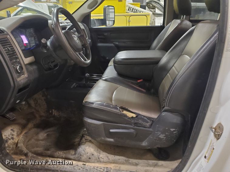 image for item IX9769 2012 Dodge Ram 5500HD  truck cab and chassis