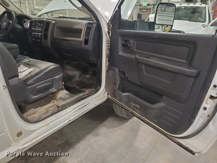 image for item IX9769 2012 Dodge Ram 5500HD  truck cab and chassis