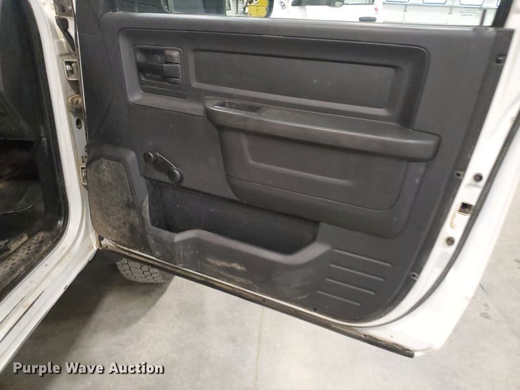 image for item IX9769 2012 Dodge Ram 5500HD  truck cab and chassis