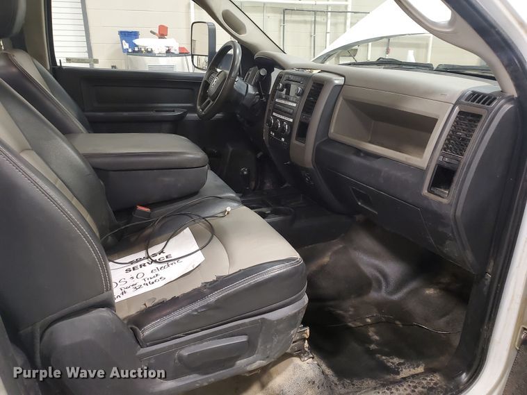 image for item IX9769 2012 Dodge Ram 5500HD  truck cab and chassis