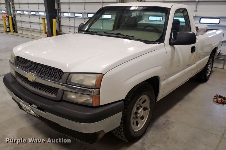 image for item IX9770 2005 Chevrolet Silverado 1500  pickup truck