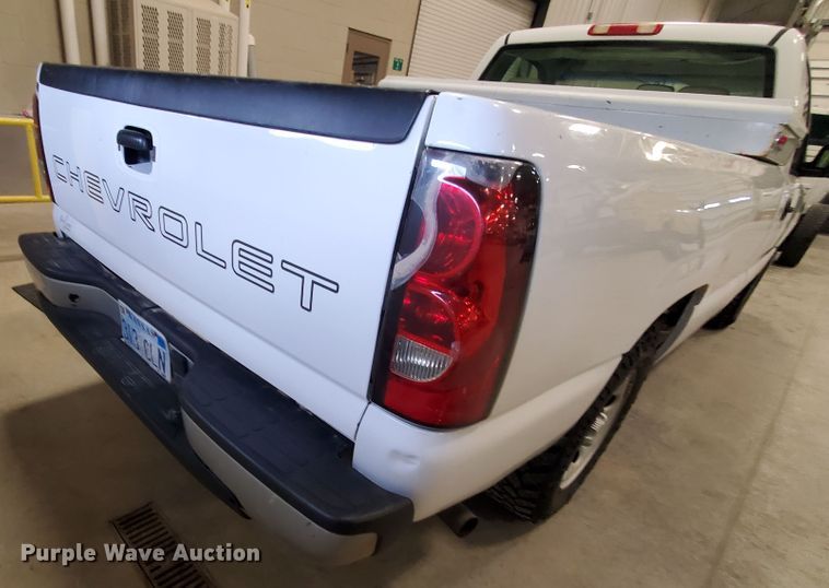 image for item IX9770 2005 Chevrolet Silverado 1500  pickup truck