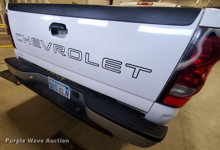 image for item IX9770 2005 Chevrolet Silverado 1500  pickup truck