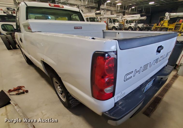 image for item IX9770 2005 Chevrolet Silverado 1500  pickup truck