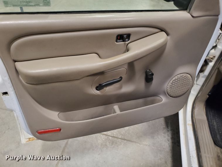 image for item IX9770 2005 Chevrolet Silverado 1500  pickup truck