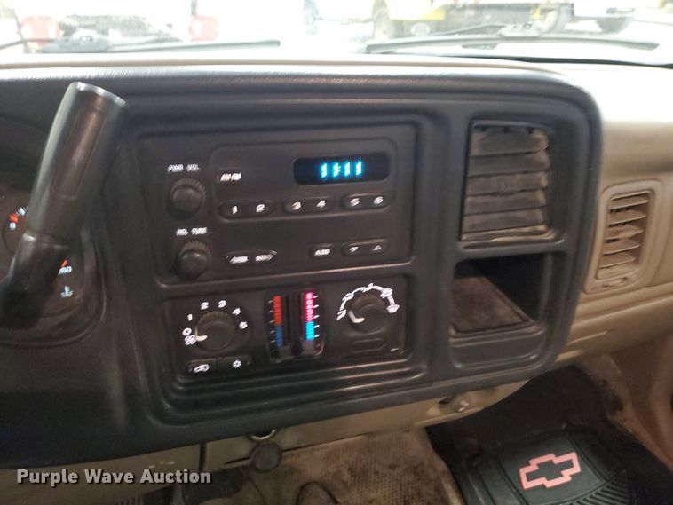 image for item IX9770 2005 Chevrolet Silverado 1500  pickup truck