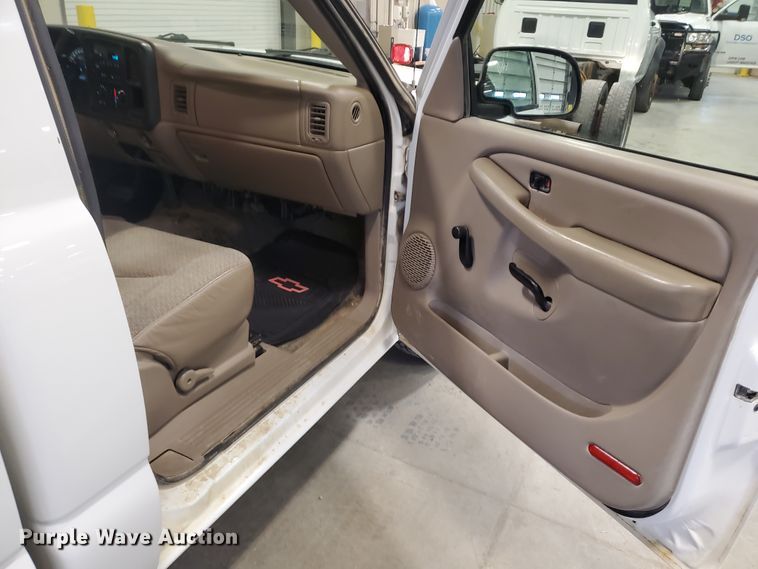 image for item IX9770 2005 Chevrolet Silverado 1500  pickup truck