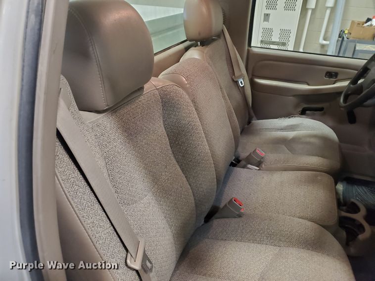 image for item IX9770 2005 Chevrolet Silverado 1500  pickup truck