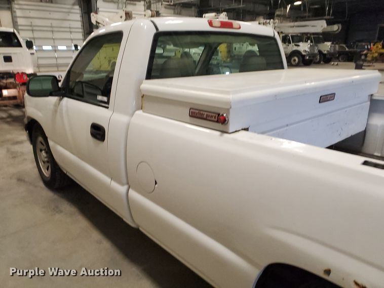 image for item IX9770 2005 Chevrolet Silverado 1500  pickup truck
