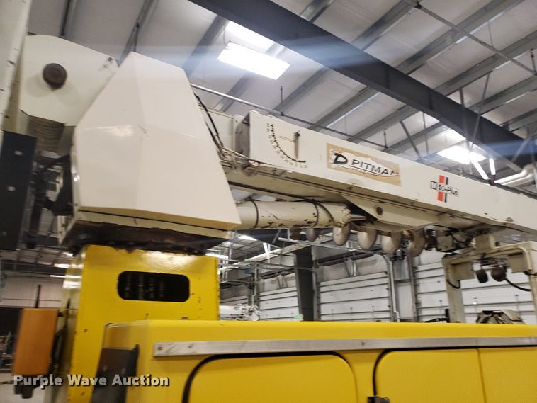 image for item IX9771 2007 International 7400  pressure digger derrick truck