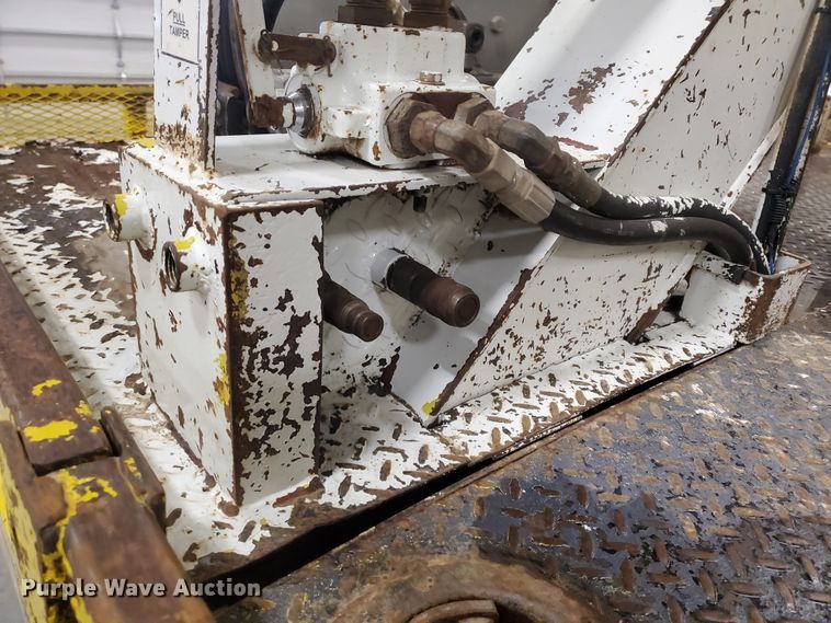 image for item IX9771 2007 International 7400  pressure digger derrick truck