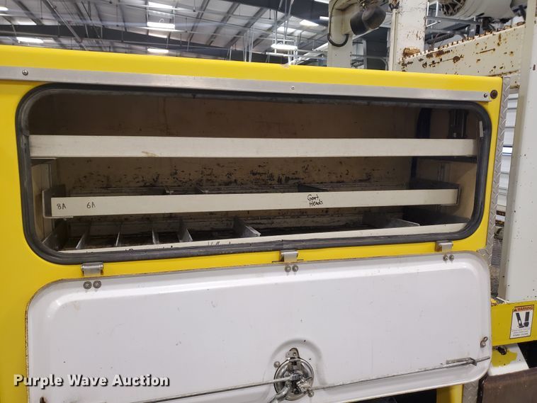 image for item IX9771 2007 International 7400  pressure digger derrick truck