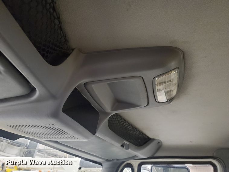 image for item IX9771 2007 International 7400  pressure digger derrick truck