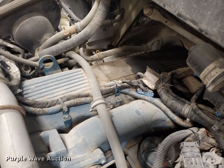 image for item IX9771 2007 International 7400  pressure digger derrick truck