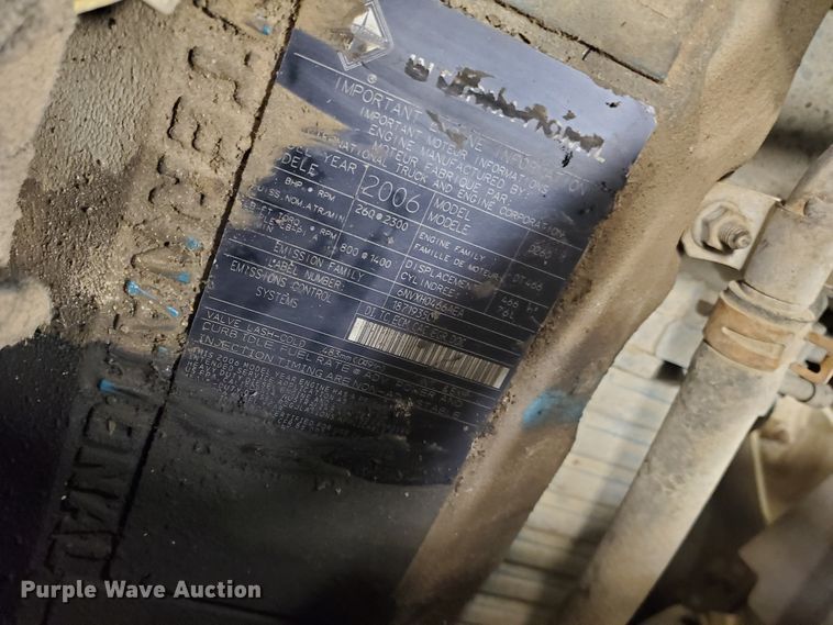 image for item IX9771 2007 International 7400  pressure digger derrick truck