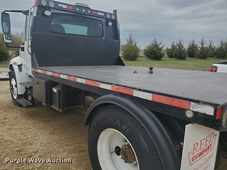 image for item IX9807 2012 International DuraStar 4300  flat bed truck