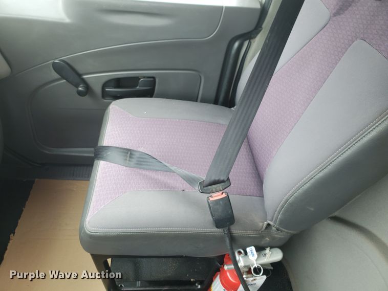 image for item IX9807 2012 International DuraStar 4300  flat bed truck