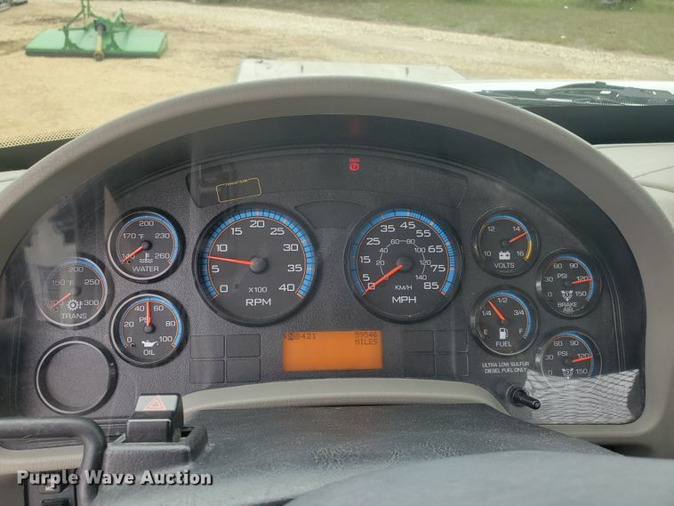 image for item IX9807 2012 International DuraStar 4300  flat bed truck